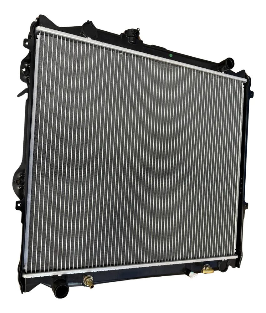Radiador Toyota Hilux 3.0 Sw 04 Año 2000-05 - Imagen 2